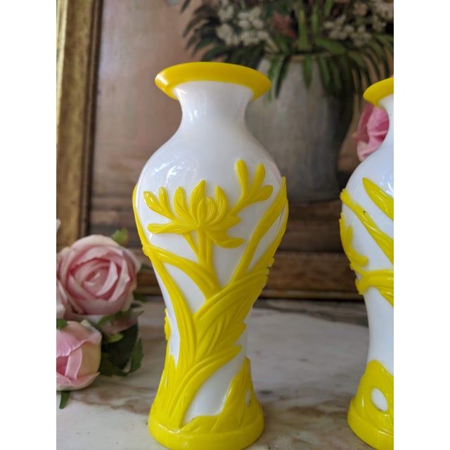 Late 19th Century Pair of Late 19th-Century Victorian White & Yellow Overlay Art Glass Vases For Sale - Image 5 of 8