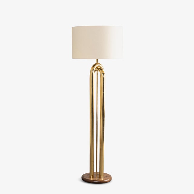 Good lighting design often strikes a balance between form and function, and this circa 1970s floor lamp is a beautiful...