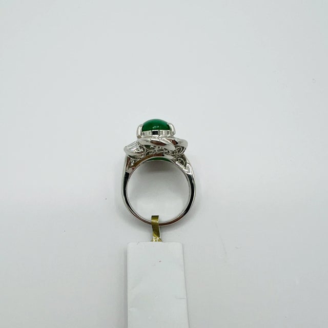 Mid 20th Century 6 Carat Green Jade Oval Cabochon and Baguette Diamond Ring in Platinum, Size 8 For Sale - Image 4 of 7