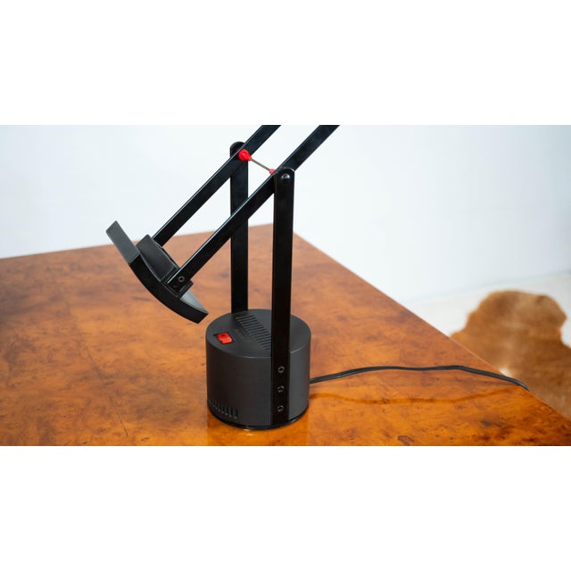 Metal 1980s Artemide Tizio Lamp by Richard Sapper For Sale - Image 7 of 15