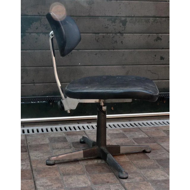 Mid-Century Modern Vintage Adjustable Doctors Chair For Sale - Image 3 of 11
