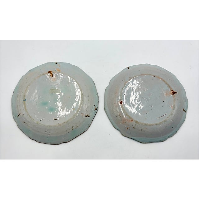 Antique 18th Century French Faience Bird Plates - A Pair For Sale In Houston - Image 6 of 6