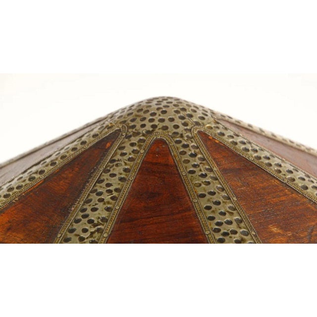 Wood Mid 20th Century Large Asian Decorative Wooden Jewelry Box With Hammered Brass Metal Overlay For Sale - Image 7 of 13