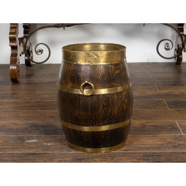 English Turn of the Century Oak Barrel with Brass Braces, circa 1900 For Sale - Image 4 of 9