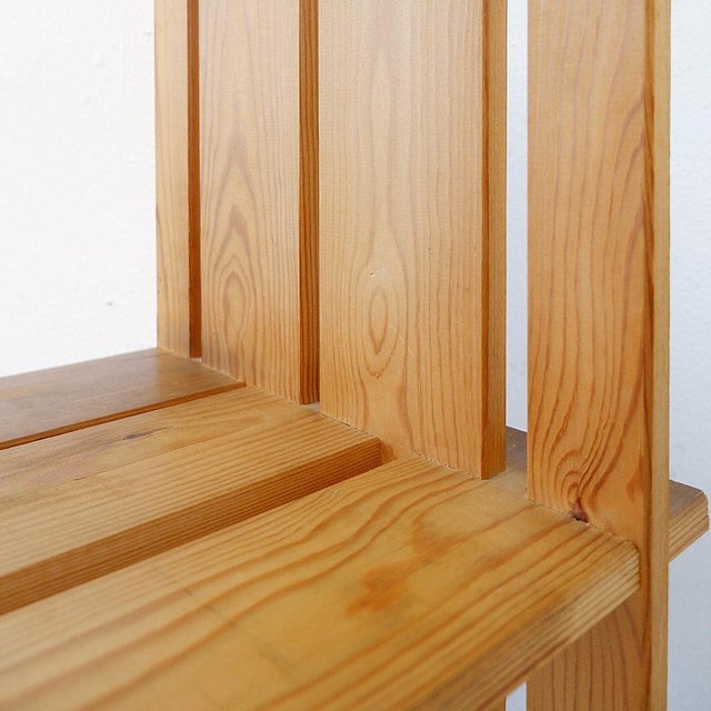 Vintage Pine Shelf in the style of Maison Regain, 1980s, in Good conditions. Designed 1980 to 1989