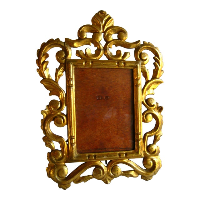 Late 19th Century Italian Baroque Carved Gilded Picture Frame For Sale