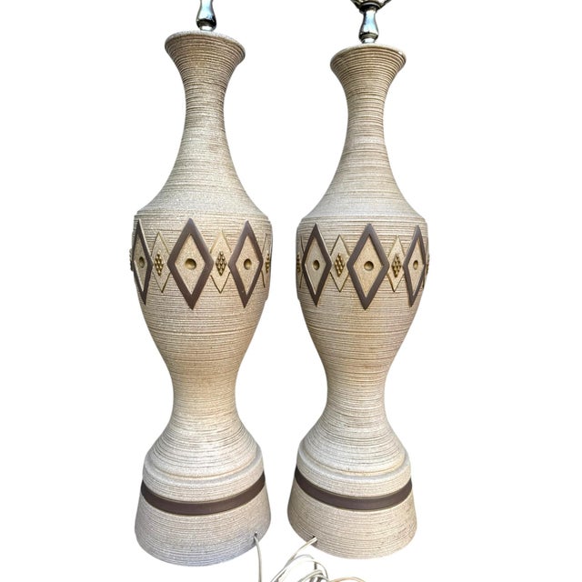 Mid-Century Modern Vintage Mid Century Modern Chalkware Lamp Pair — Neutral Ribbed Texture For Sale - Image 3 of 11