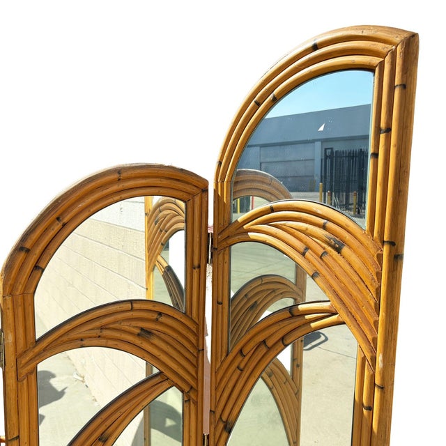 Mid-Century Modern 1950s Restored 3-Panel Art Deco Palm Frond Design Rattan Mirror Folding Screen For Sale - Image 3 of 8
