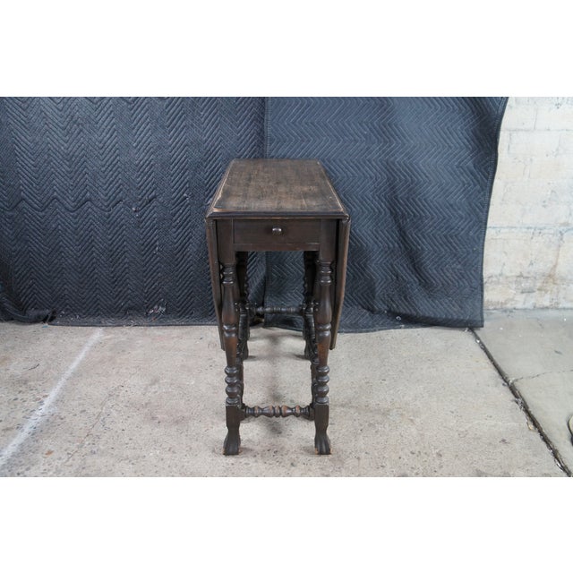 Antique William & Mary Style Walnut Dropleaf Gateleg Parlor Table For Sale - Image 12 of 14