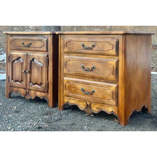 French Country Ethan Allen Country French Nightstands Finish 236 - A Pair For Sale - Image 3 of 12