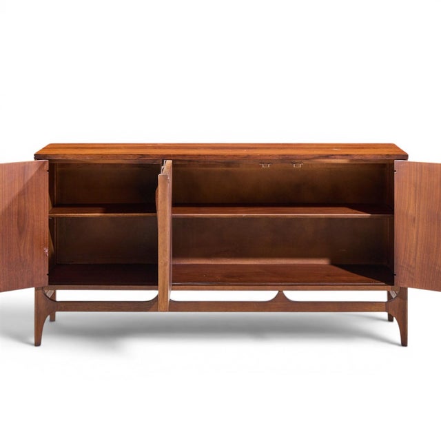 Broyhill Brasilia Mid Century Rosewood Credenza For Sale In Chicago - Image 6 of 10