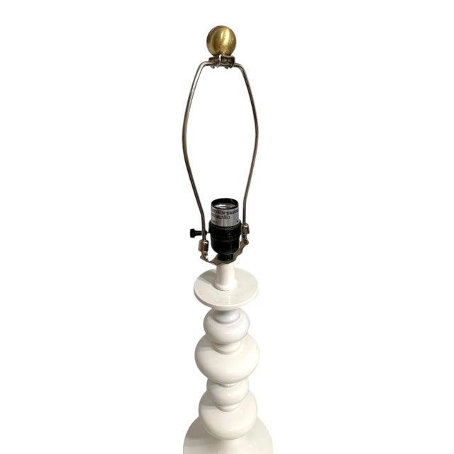 Mid-Century Modern 1990s Mid-Century Modern White Spool Lamp For Sale - Image 3 of 7