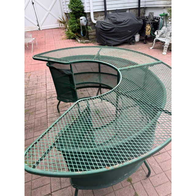 Mid-Century Modern Vintage Green Metal Mesh Outdoor Patio Table For Sale - Image 3 of 9