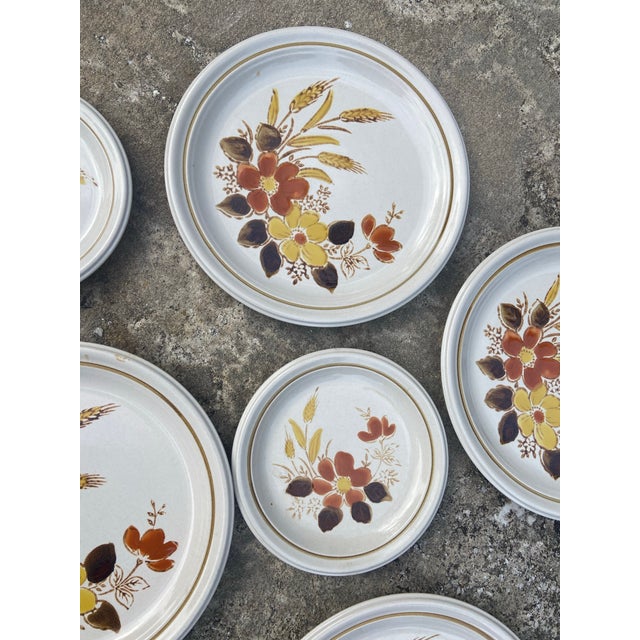 Mid-Century Modern 7 MCM Piece Dinnerware Mikasa Stone Harvest Highlands Kd102 Stoneware Dinner Serving Set, Fall Plate Set, Serving Plates, Vintage Dinnerware For Sale - Image 3 of 12