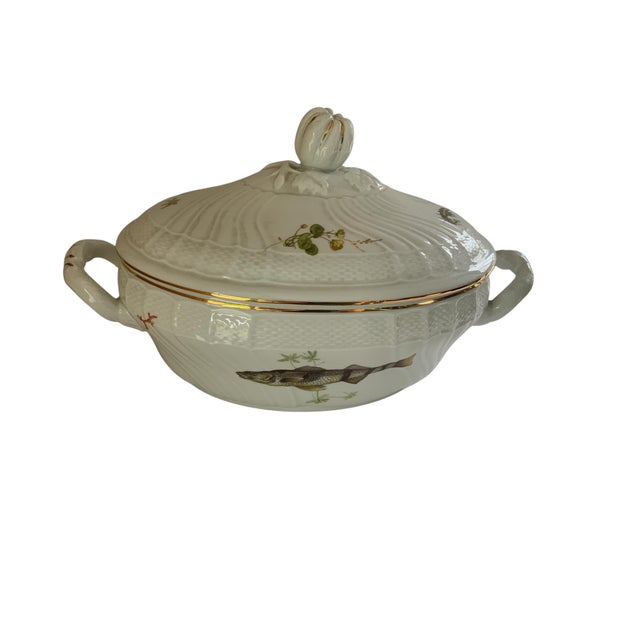 Traditional Hard to Find Richard Ginori Quenelle Large Scalloped Tureen & Lid Made in Italy 1991-2015 For Sale - Image 3 of 10