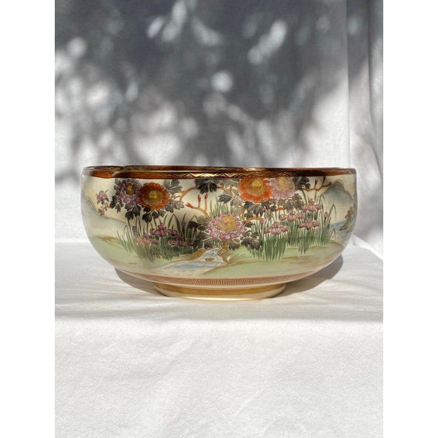 Large Antique Japanese Satsuma Scenic Bowl With Scalloped Rim – Autumn Landscape, Figures & Waterwheel For Sale - Image 11 of 18