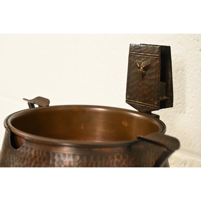 Copper Roycroft Trefoil Antique Mission Arts & Crafts Hand-Hammered Copper Smoker's Stand With Ashtray, Circa 1910 For Sale - Image 8 of 14