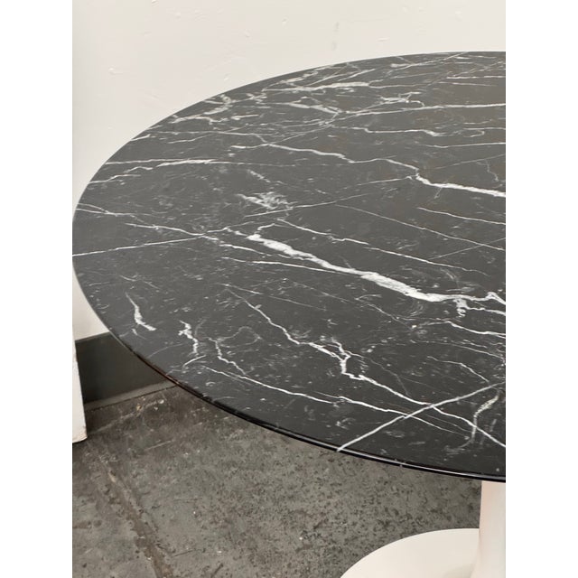 Eero Saarinen for Knoll Saarinen Round Dining Table, Vintage For Sale - Image 9 of 12