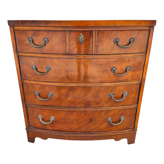 Vintage Century Furniture Georgian Bowfront Chest of Drawers For Sale