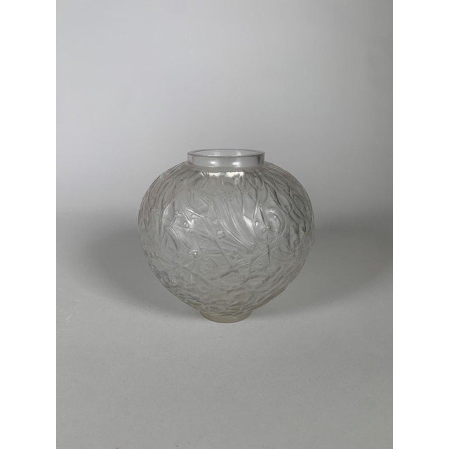 Art Nouveau René Lalique (1860-1940) Vase, "Milk" Model, Glass, 1920, Art Nouveau For Sale - Image 3 of 10