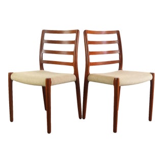 A Set of 2 Niels Moller Model 85 Dining Chairs in Teak For Sale