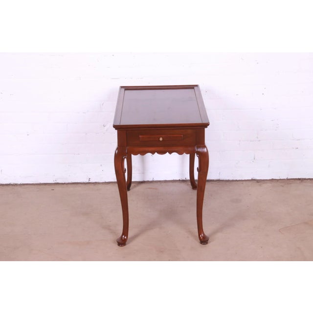 Ethan Allen Ethan Allen Queen Anne Cherry Wood Tea Table or Occasional Side Table For Sale - Image 4 of 13