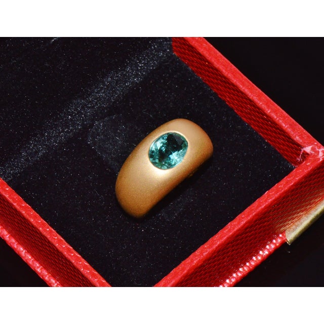 Certified Natural 1.62cts Emerald Solid 18k 750 Gold Dome Signet Ring Band, Size 6.5 For Sale - Image 10 of 12
