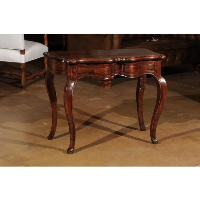 1750s French Louis XV Walnut Console Table with Serpentine Front For Sale In Atlanta - Image 6 of 12