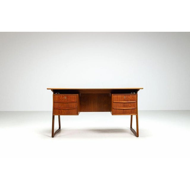 Mid-Century Modern Svend Age Madsen Freestanding Desk in Teak from H.P. Hansen, Denmark, 1960s For Sale - Image 3 of 16