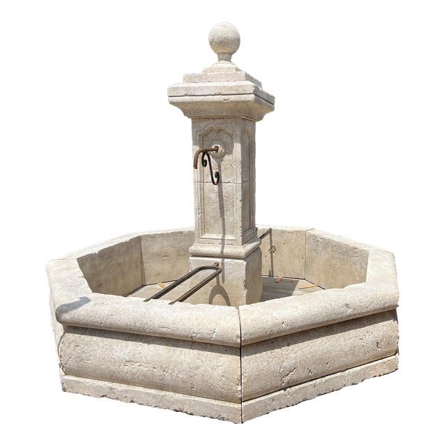 Le Louvre Carved Limestone Center Fountain From the South of France For Sale