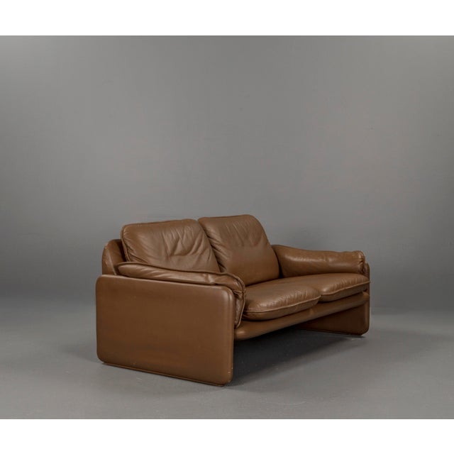 A masterpiece from switzerland, the ds 61 sofa by de sede stands for timeless elegance, unobtrusive presence, and...