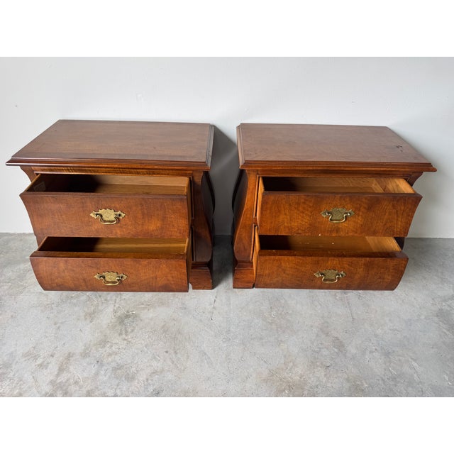 Traditional Pair of Ray O’Donnell Interiors Two-Drawer Nightstands – Solid Wood Bombe For Sale - Image 3 of 18