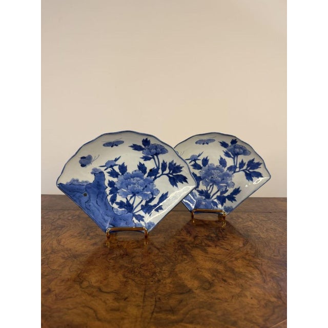 Antique Japanese Blue and White Fan Shaped Imari Dishes, 1900, Set of 2 For Sale - Image 3 of 7