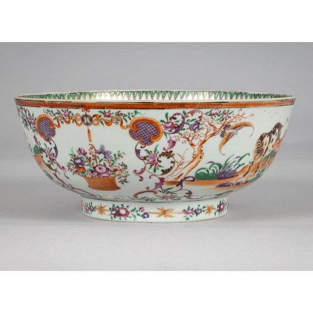 Asian 18th Century Chinese Qing Dynasty Famille Rose Bowl For Sale - Image 3 of 9