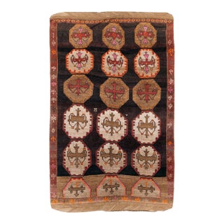 Galerie Shabab Collection Tribal Mid-20th Century Handmade Turkish Anatolian Room Size Carpet For Sale