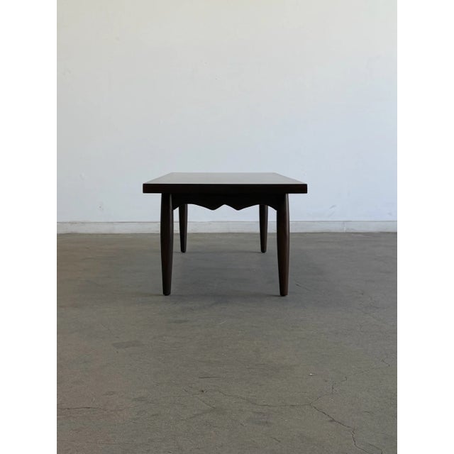 Vintage Coffee Table With Scalloped Apron For Sale - Image 4 of 8