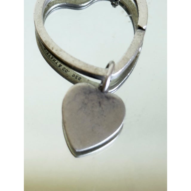 Tiffany and Co. Vintage Tiffany & Co. Sterling Silver Heart on Heart Pendant Necklace 1990s For Sale - Image 4 of 14