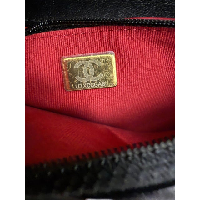 Black Quilted Lambskin Chanel 19 Wallet On Chain For Sale - Image 10 of 10