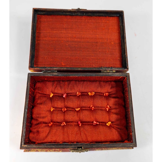 19th Century English or French Red Lacquer Gilt Chinoiserie Sewing Box For Sale - Image 10 of 16