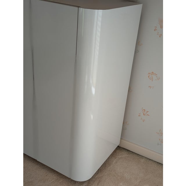 1980s White Dresser For Sale - Image 4 of 4
