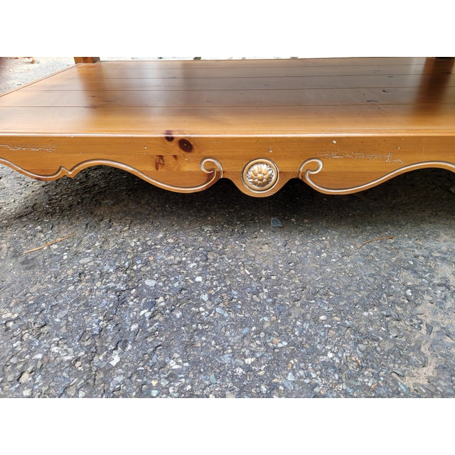 Cinnamon Ethan Allen Country Style Coffee Table With 3 Wicker Baskets For Sale - Image 8 of 11