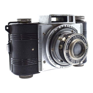 1930s Art Deco Detrola Model Hw 35mm Camera For Sale