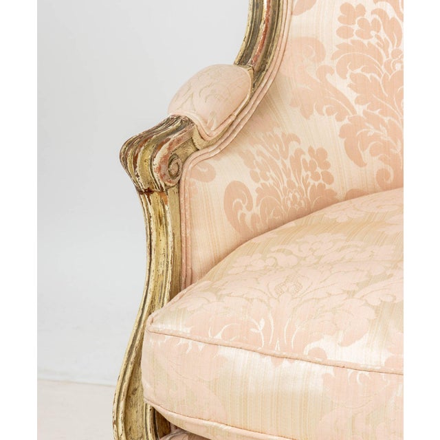 Louis XV Style Pink Silk Damask Bergere For Sale - Image 4 of 7