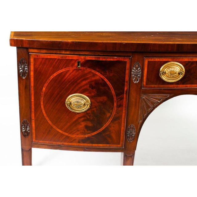 George III Inlaid Flame Mahogany Sideboard, 18th Century For Sale - Image 9 of 18