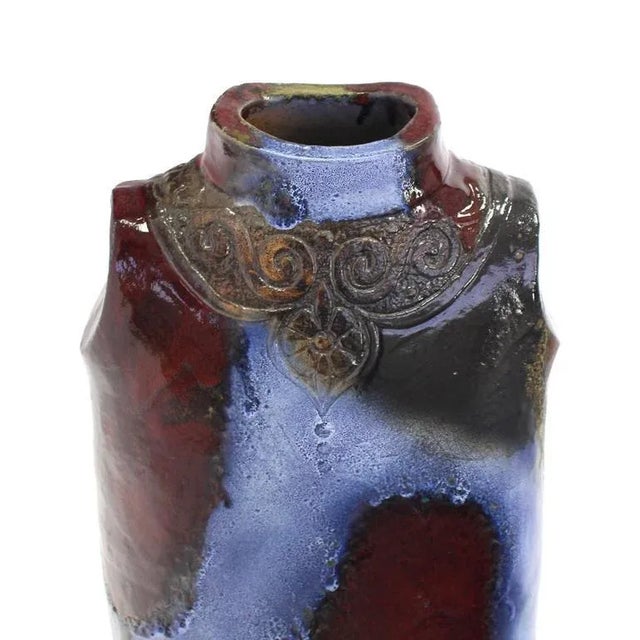 Very nice large woman torso shape vase. Perfect for the living space.