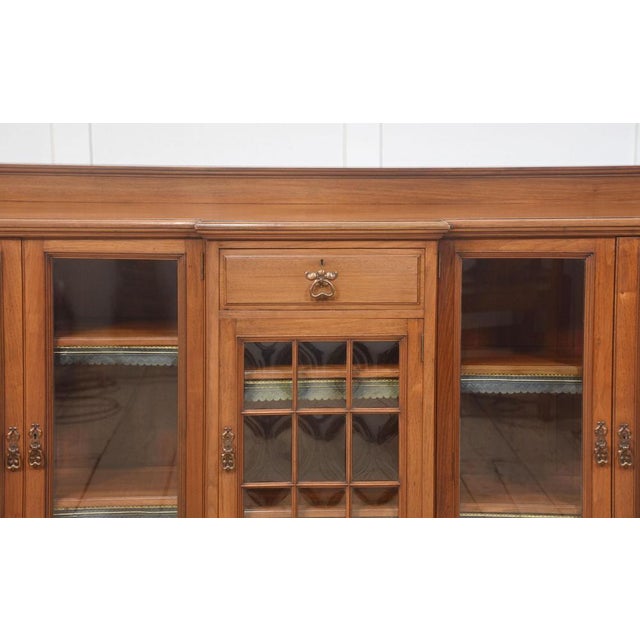 Large Breakfront Low Bookcase in Walnut, 1890s For Sale - Image 9 of 18