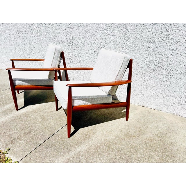 Grete Jalk Mid 20th Century Mid Century Modern Danish Teak Lounge Chairs With New Italian Boucle Cushions by Grete Jalk for France & Daverkosen - A Pair For Sale - Image 4 of 10