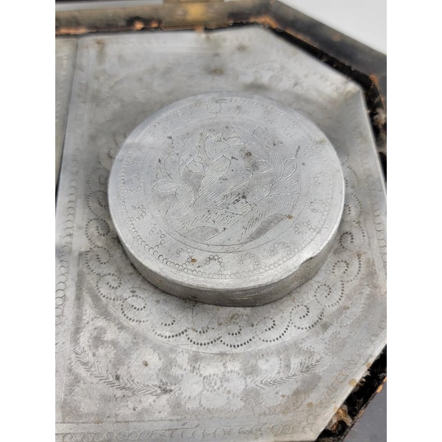 Rare Mid 1800's Antique Chinese Gilt Lacquered Tea Caddy W/ Pewter Containers. For Sale - Image 9 of 12