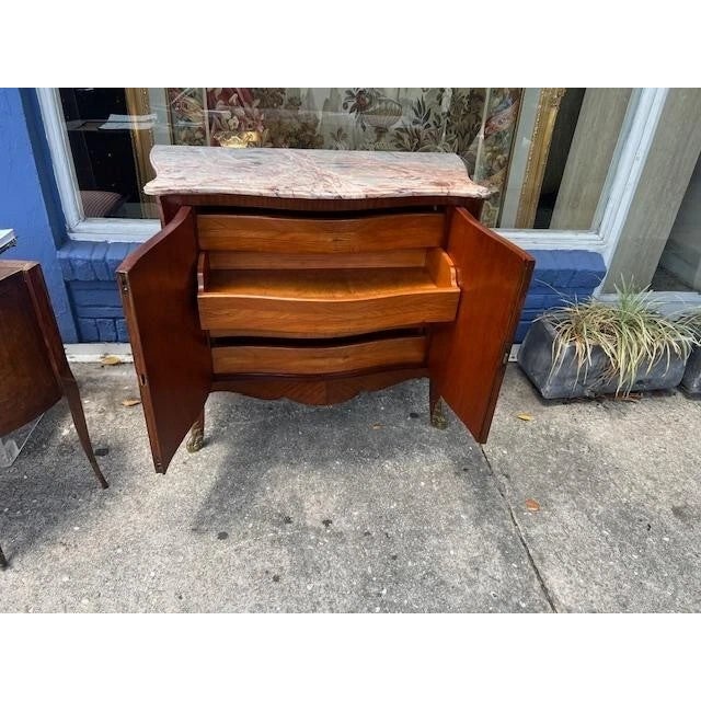 Antique French Serpentine Mahogany 2 Door Cupboard For Sale In West Palm - Image 6 of 7