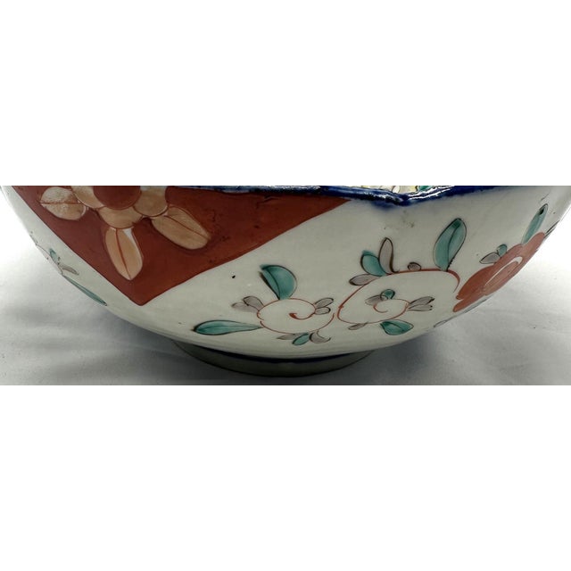 Imari Porcelain Antique 19th C. Japanese Imari Scalloped Porcelain Bowl - 10" For Sale - Image 4 of 16